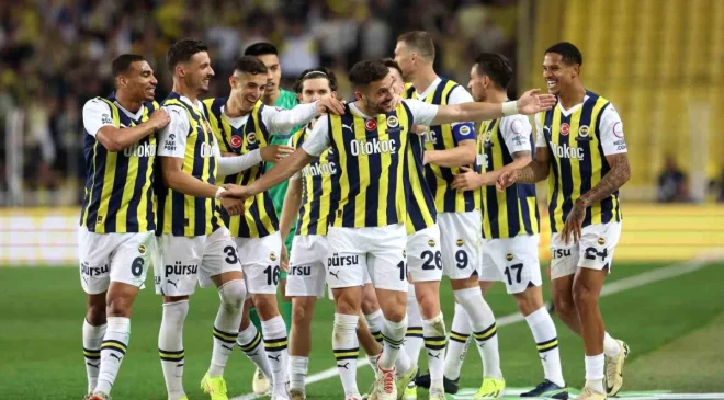 Fenerbahçe, Trendyol Süper Lig’de rekor kırdı ancak kupa alamadı
