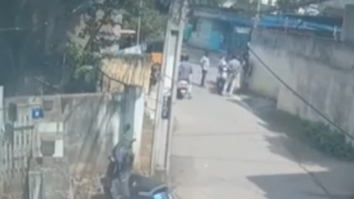 Hindistan’da motosikletle taşınan havai fişekler patladı: 1 ölü, 6 yaralı