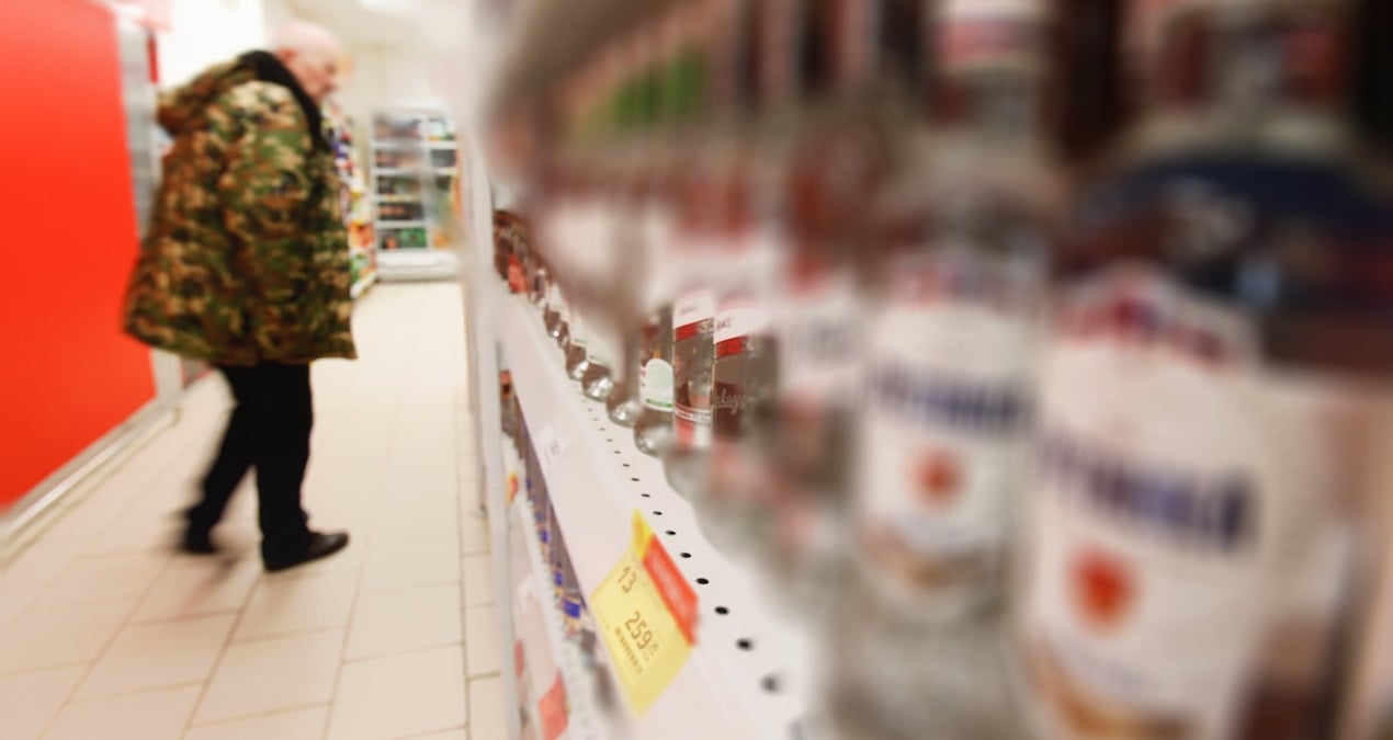 Rusya’dan ülkeyi karıştıracak karar: Alkol satışı yasaklandı